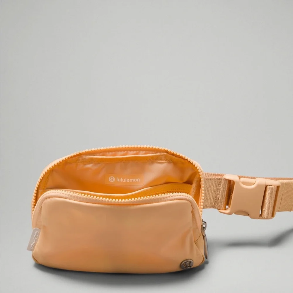 NWT Lululemon Everywhere Belt Bag 1L in Summer Glow - Picture 5 of 11